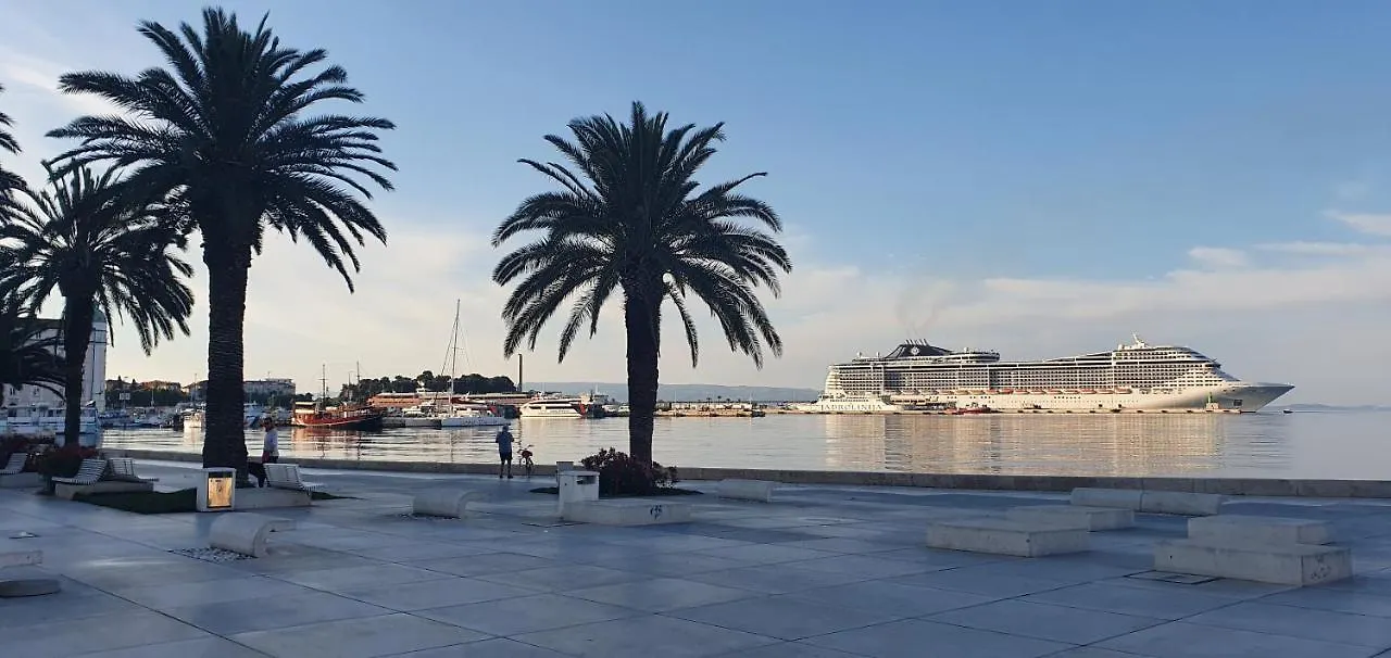 Split Studio A Priori Apartment