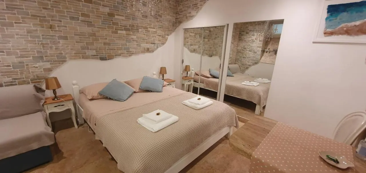 Split Studio A Priori Apartment