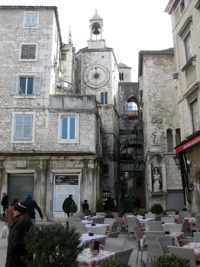 Split Studio A Priori Apartment